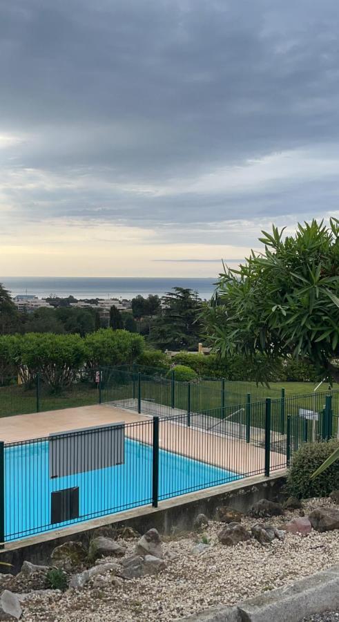 Appartement 2 Pieces En Rez De Jardin Avec Parking Et Piscine 卢贝新城 外观 照片