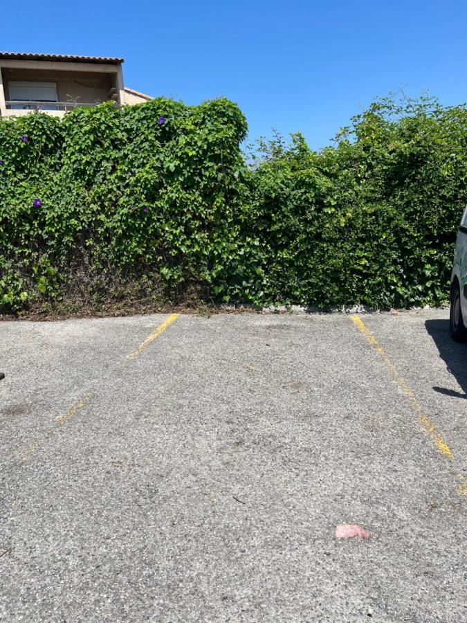 Appartement 2 Pieces En Rez De Jardin Avec Parking Et Piscine 卢贝新城 外观 照片